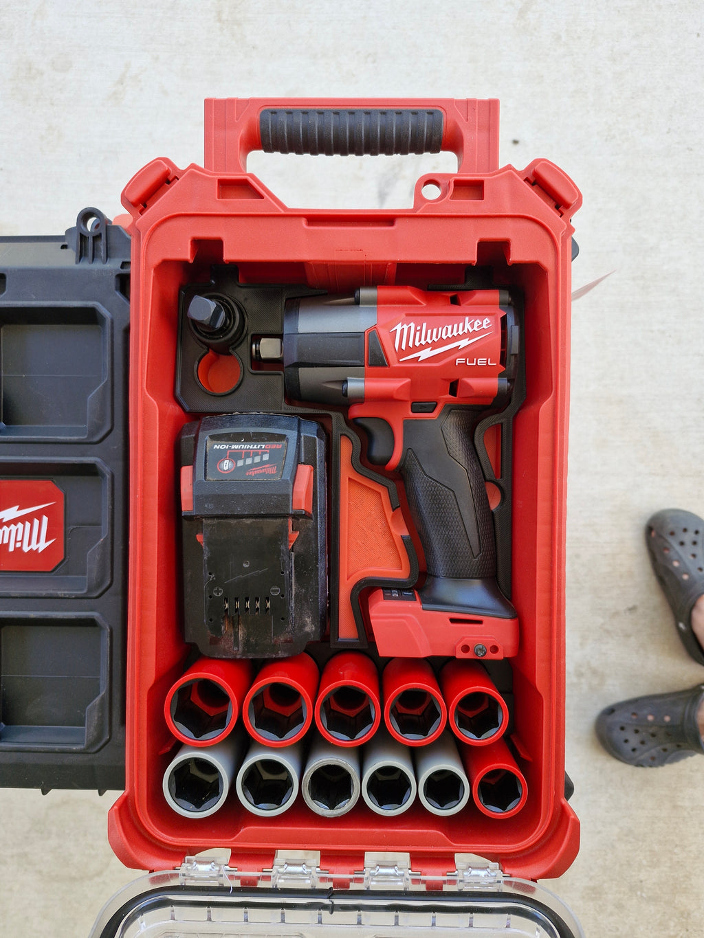 Milwaukee M18 FUEL Mid-Torque Impact + 11 or 9 pce Lug Nut Insert